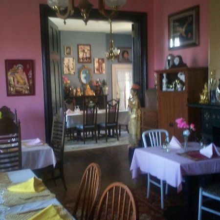Ubon Thai Victorian Inn & Restaurant Staunton Exteriör bild